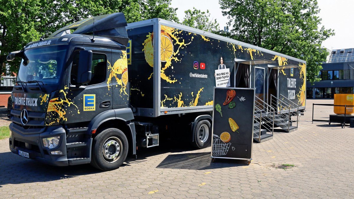 Calberlaher Realschüler spielen im Talente-Truck Verkäufer